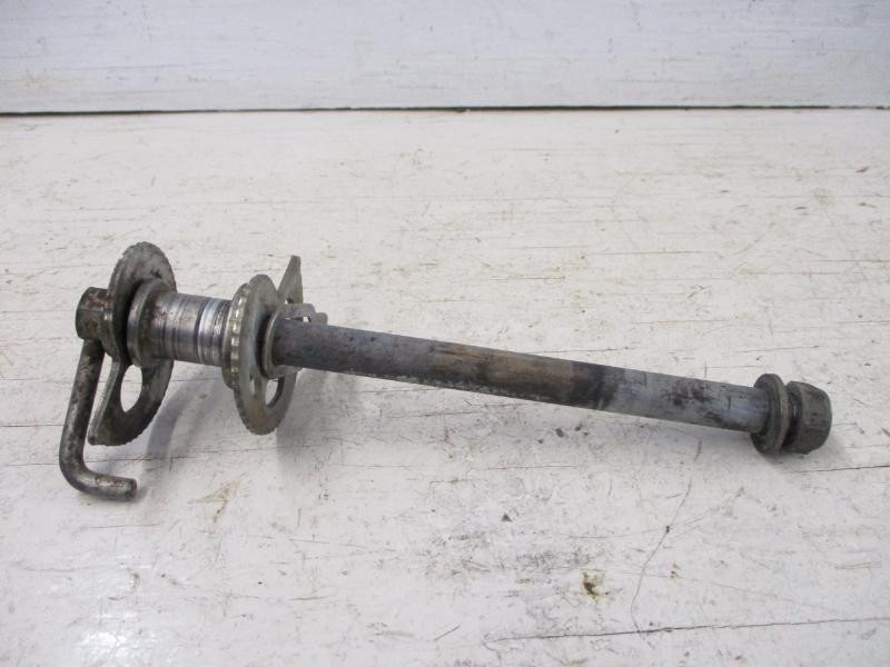 98 Honda XR 250 R Rear Axle 42301-KZ1-600 1988-2004